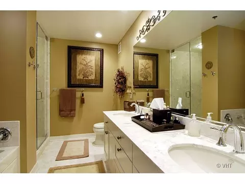 250 E Pearson #3203, Chicago, IL 60611 photo 6
