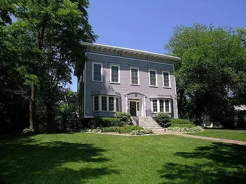 140 Herrick Rd, Riverside, IL 60546 photo 1