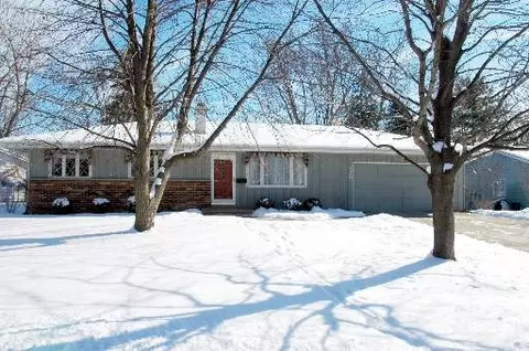 1960 Opal Dr, Aurora, IL 60506 photo 1