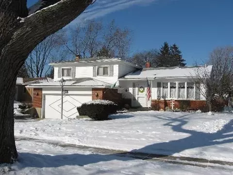 2014 E Ivy Ln, Mount Prospect, IL 60056 photo 1