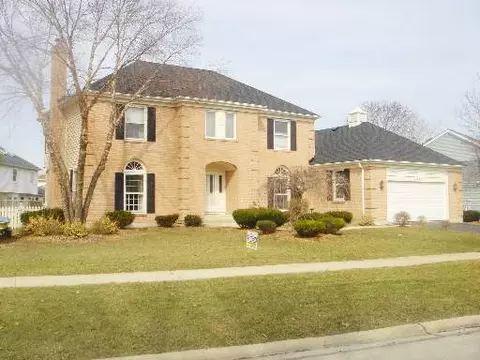2085 Gladstone Dr, Wheaton, IL 60187 photo 1