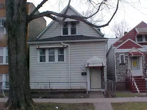 8008 S Manistee Ave, Chicago, IL 60617 photo 1