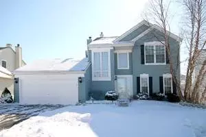 2075 Grovetown Dr, Bartlett, IL 60103 photo 1