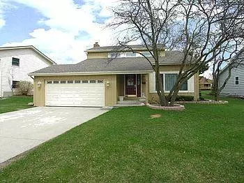 620 Ash St, Algonquin, IL 60102 photo 1