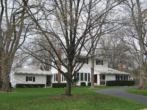1222 Golf Ln, Wheaton, IL 60187 photo 1