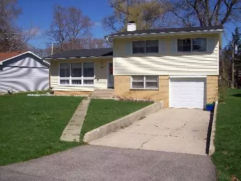 308 Burr Ave, Mchenry, IL 60050 photo 1