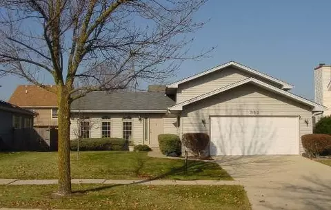 563 Hempstead Dr, Naperville, IL 60565 photo 1
