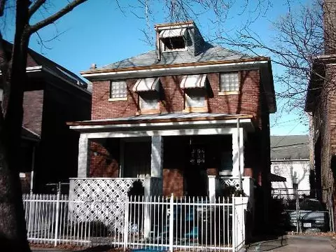 2620 E 74th Pl, Chicago, IL 60649 photo 1