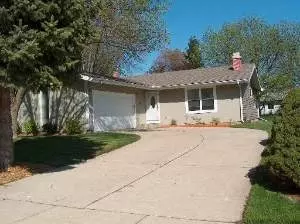 810 N Melrose Ct, Mchenry, IL 60050 photo 1