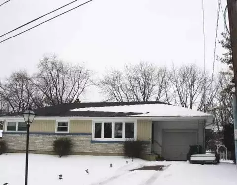 1314 W Sunnyside Dr, Johnsburg, IL 60050 photo 1