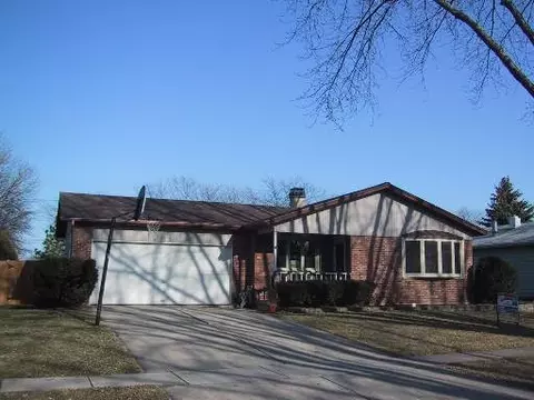 15 Devonshire Cir, Elgin, IL 60123 photo 1