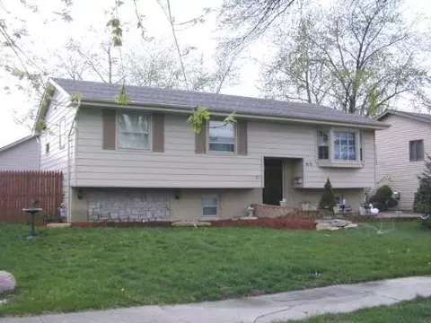 419 E Bellarmine Dr, Joliet, IL 60436 photo 1