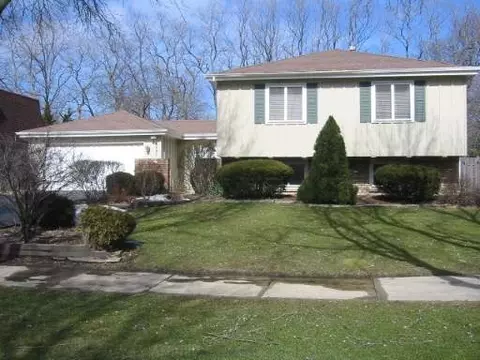 2031 Spring Grn, Wheaton, IL 60187 photo 1