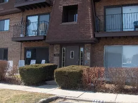 716 Cobblestone Cir #A, Glenview, IL 60025 photo 1