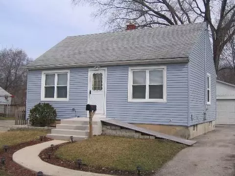 1038 Jackson St, Aurora, IL 60505 photo 1