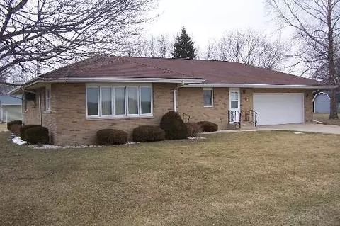 213 E Parker St, Gardner, IL 60424 photo 1