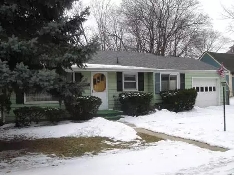 417 Dwight St, Elgin, IL 60120 photo 1