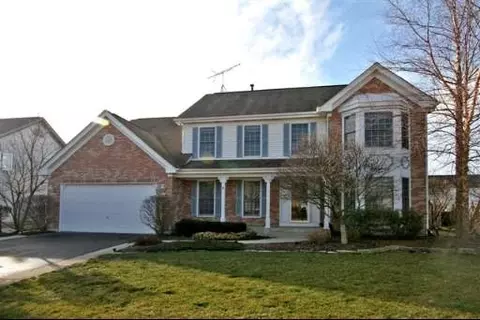 1931 White Oak Dr, Algonquin, IL 60102 photo 1