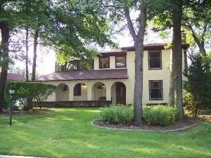 4530 Tall Oaks Ln, Rolling Meadows, IL 60008 photo 1
