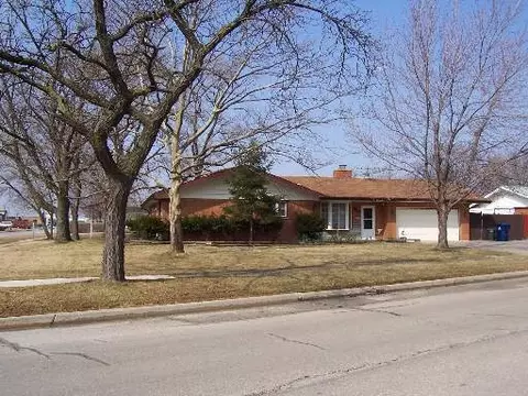7100 W Hanover Dr, Bridgeview, IL 60455 photo 1