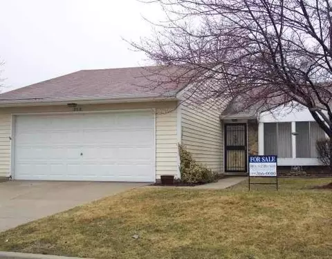 208 Highbury Dr, Elgin, IL 60120 photo 1