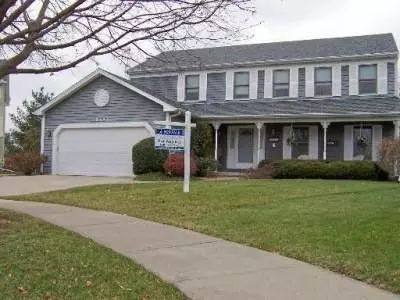 2157 Jordan Cir, Elgin, IL 60123 photo 1