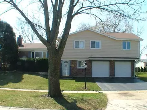 1055 Harrison Ln, Hoffman Estates, IL 60195 photo 1