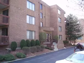6401 W Pershing Rd #404, Stickney, IL 60402 photo 1