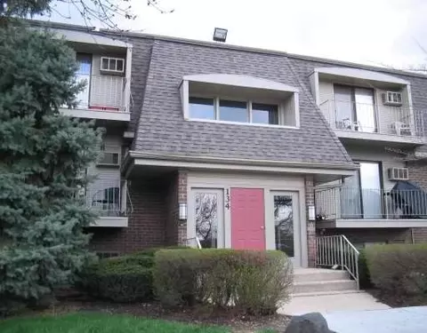 134 E Bailey #l, Naperville, IL 60565 photo 1