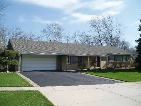 340 Navajo Ln, Hoffman Estates, IL 60169 photo 1