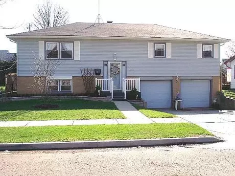 1153 Blackhawk Dr, Elgin, IL 60120 photo 1
