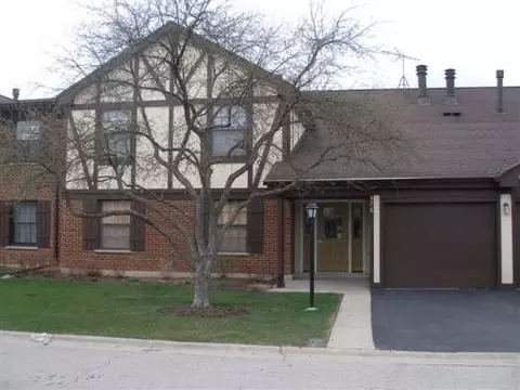 576 Greystone Ln #c2, Wheeling, IL 60090 photo 1