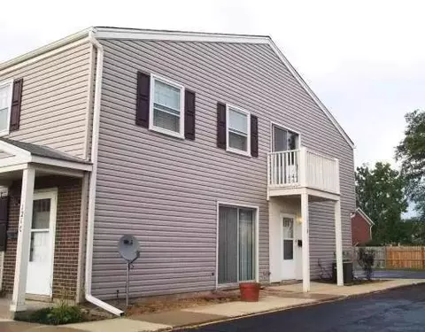 121 Lucille Ct #D, Bartlett, IL 60103 photo 1
