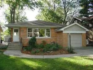 327 Herrick St, Riverside, IL 60546 photo 1