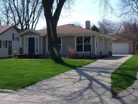1210 E Pershing Ave, Wheaton, IL 60187 photo 1
