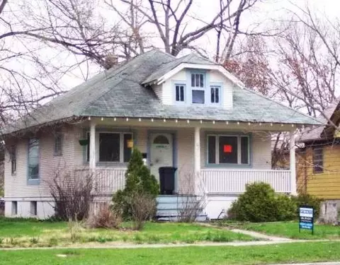 656 Bluff City Blvd, Elgin, IL 60120 photo 1