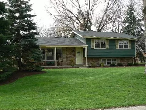 540 Juniper Dr, Naperville, IL 60540 photo 1