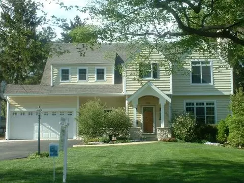 368 Linden, Glen Ellyn, IL 60137