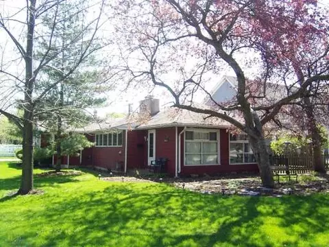 1402 E Illinois St, Wheaton, IL 60187 photo 1