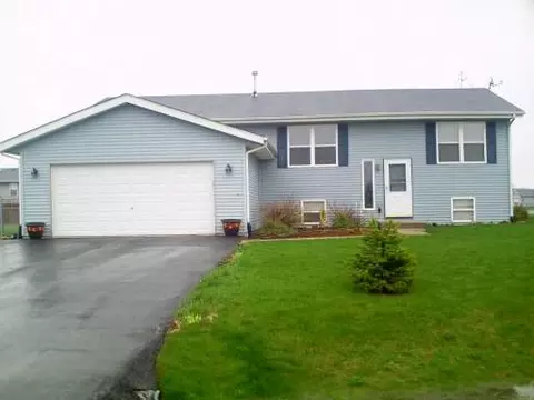 195 Shadowbrook Dr, Capron, IL 61012 photo 1