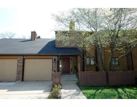 735 Waverly Dr #D, Elgin, IL 60120 photo 1