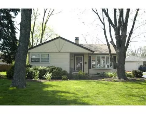2401 Flicker Ln, Rolling Meadows, IL 60008 photo 1