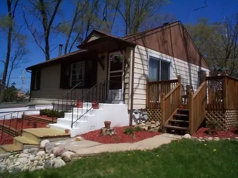 5504 Fox Lake Rd, Mchenry, IL 60050 photo 1