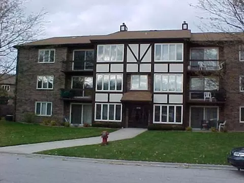 4948 W Circle Ct #711, Crestwood, IL 60445 photo 1