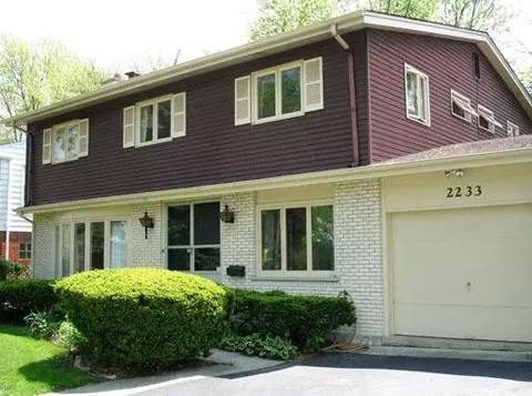 2233 Cherry Ln, Northbrook, IL 60062 photo 1