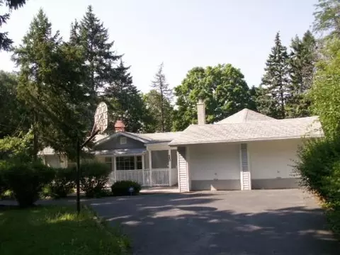 440 South Dr, Algonquin, IL 60102 photo 1