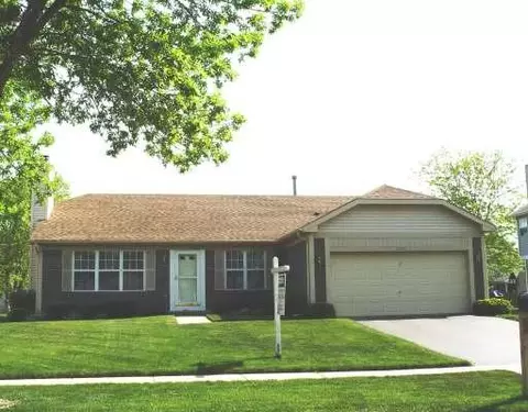 1041 Prairie Dr, Algonquin, IL 60102 photo 1