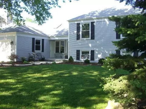 1521 Mccormick Pl, Wheaton, IL 60187 photo 1