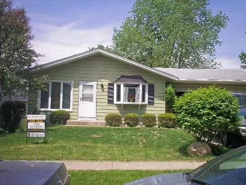 390 Purdue Ln, Elgin, IL 60123 photo 1