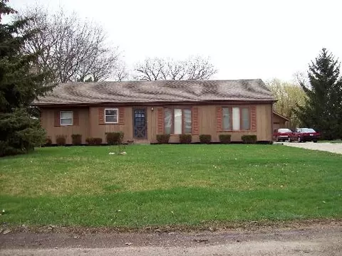 61 2nd St, Elgin, IL 60123 photo 1